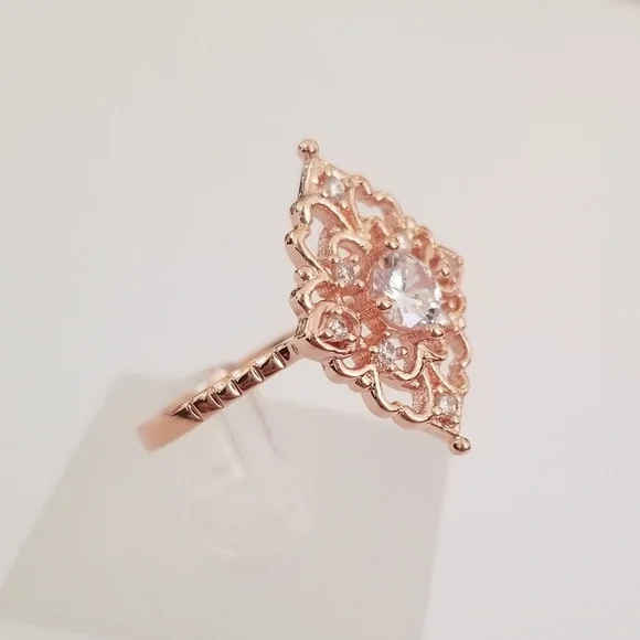 18k Antique Style Ring - Picture 5 of 8